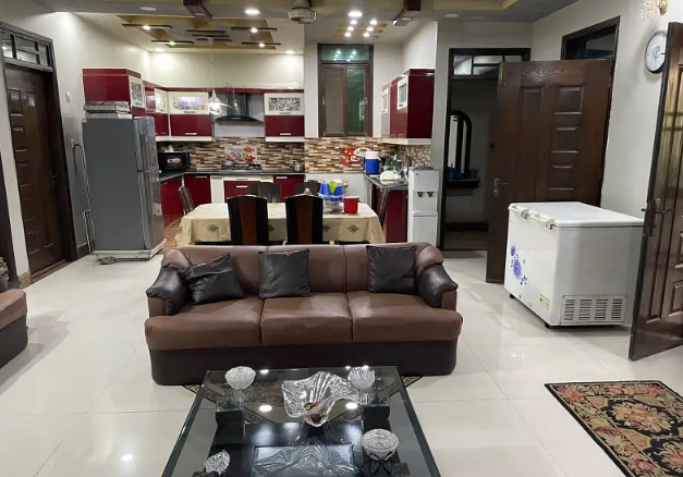 3 Bed + DD portion on 60ft road, Block-1, Gulshan e iqbal.