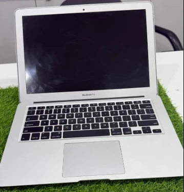 Apple Macbook Air 2015 Laptop ( 8GB/128GB ) for sale