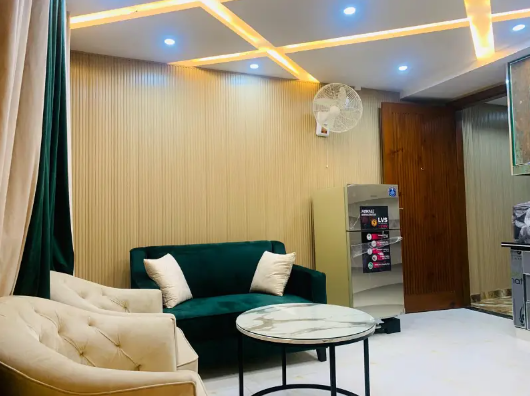 one-bed-brand-new-luxury-apartment-for-rent-on-daily-basis-in-bahria-town-lahore-hit-location-big-3