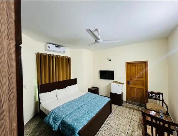 Room for rent daily basis 03705134239