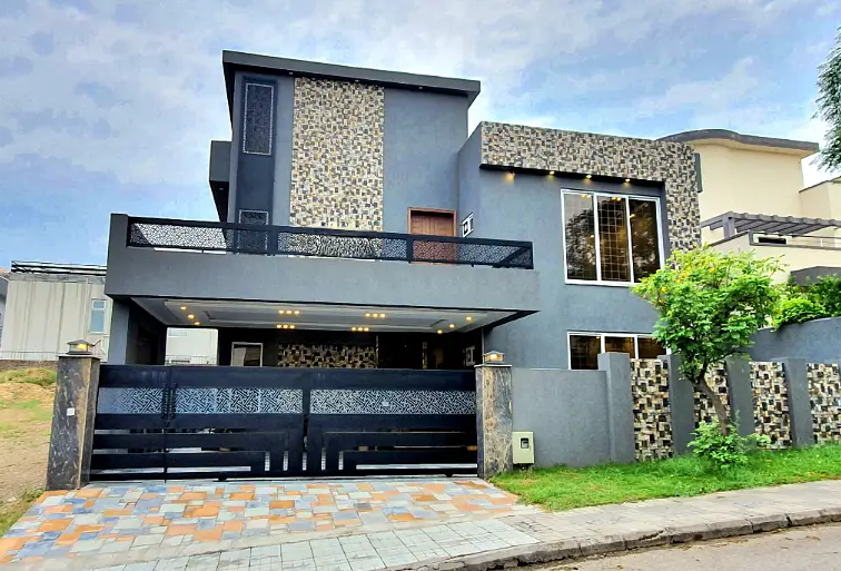 1 Kanal Double Unit 6 Bed House At Very Reasonable Price