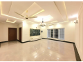 1-kanal-double-unit-6-bed-house-at-very-reasonable-price-small-4