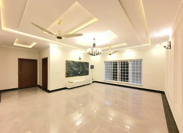 1-kanal-double-unit-6-bed-house-at-very-reasonable-price-big-4