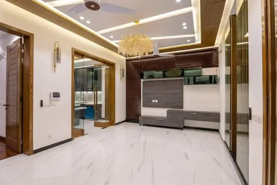 10 Marla House For Rent In Paragon City Lahore