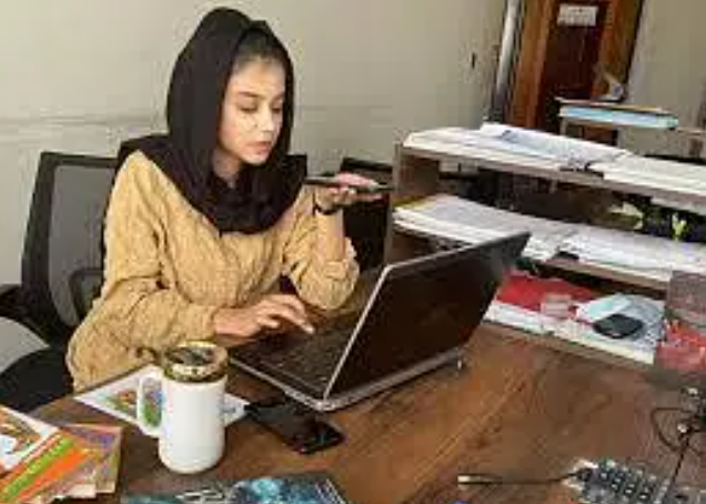 urgent-males-female-admin-administrationhrreceptionistassistant-big-0