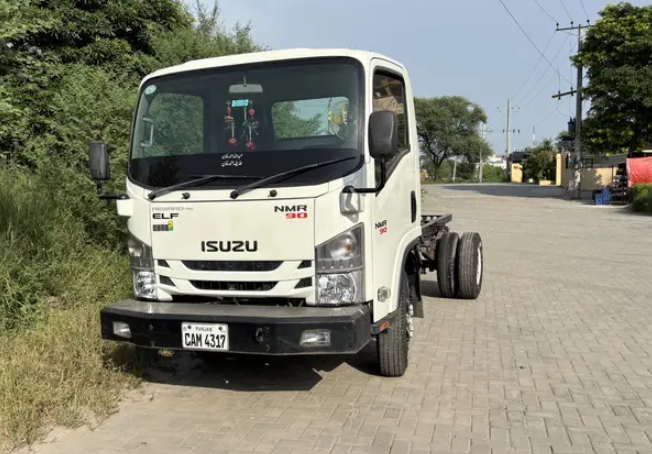 Isuzu NMR 90 2023