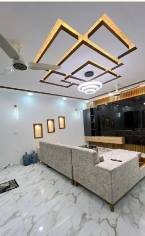 PORTION FOR SALE FURNISHED WITH ROOF 4 BED DD